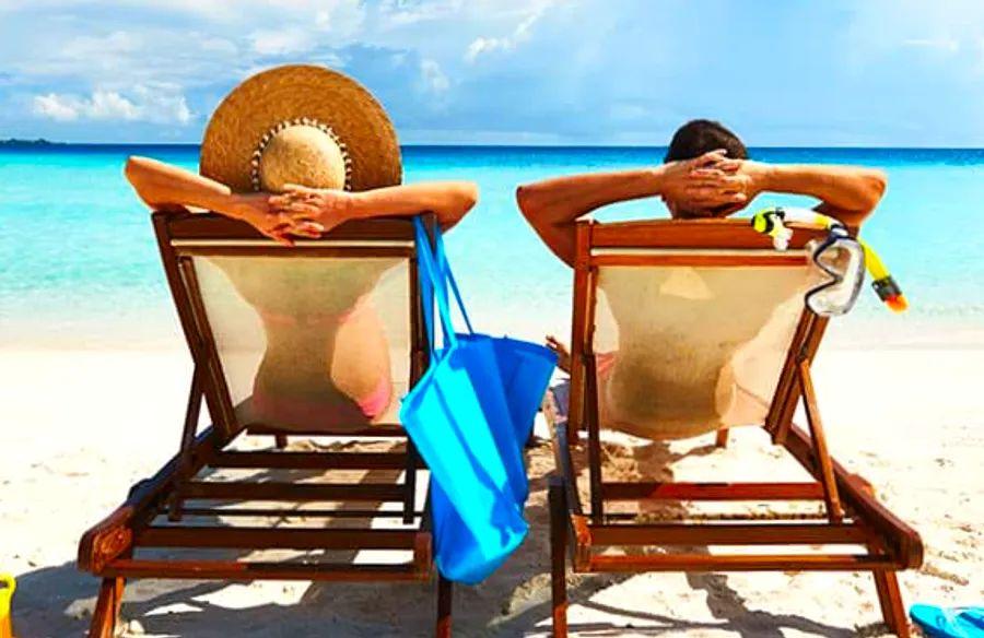 Cover Image for 5 Compelling Reasons to Take a Beach Vacation
