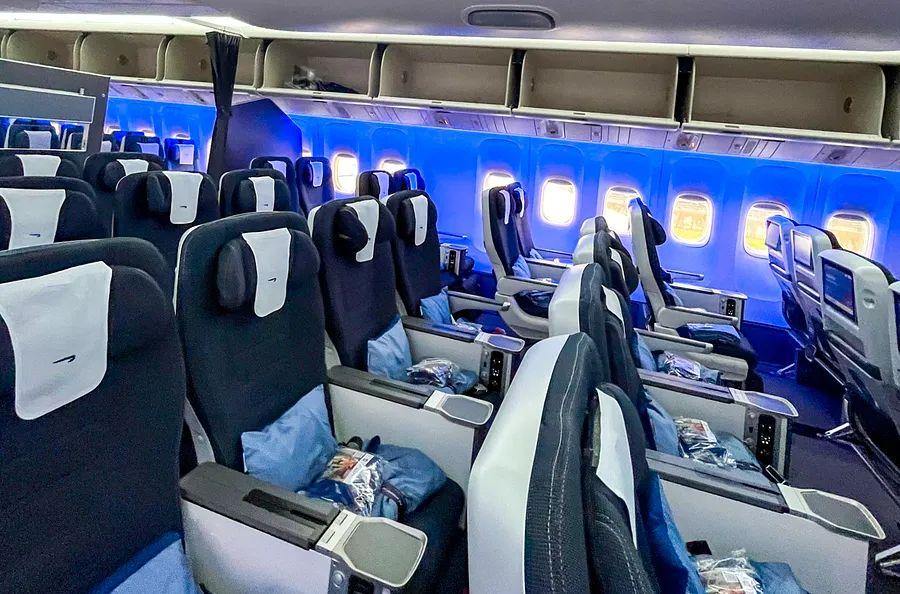 Cover Image for Your ultimate guide to booking premium economy with points and miles