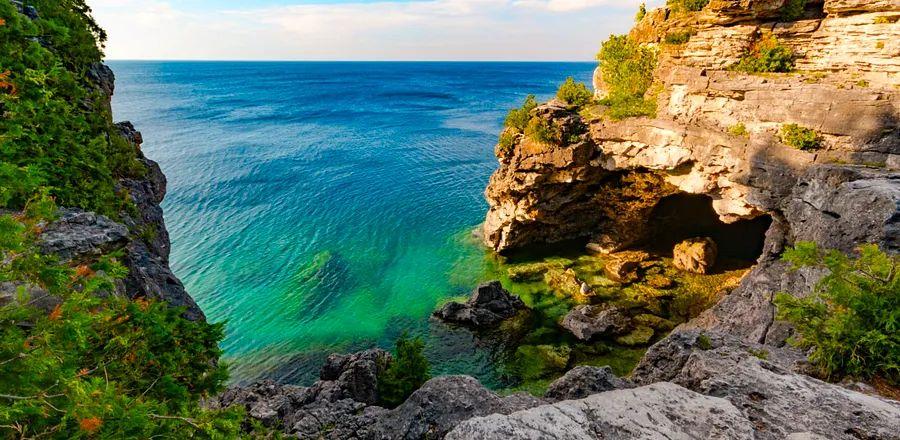 Cover Image for These Stunning Lakes Are Perfect for Multi-Day Cruises