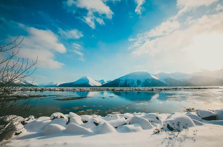 Cover Image for Here are the prime times to explore Alaska