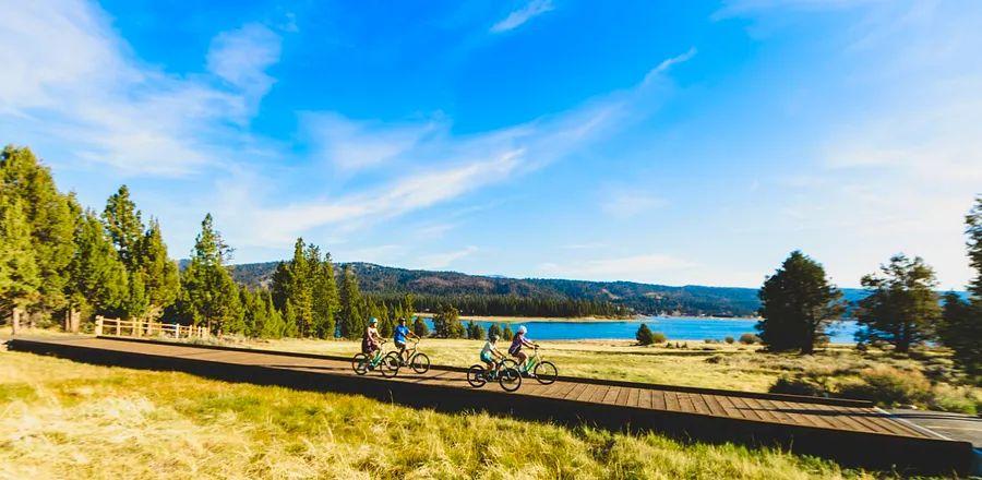 Cover Image for Why Big Bear Is a Top Choice for Southern California Mountain Escapes