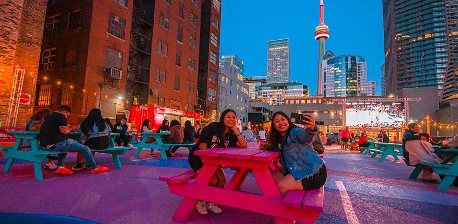 Cover Image for Exploring Toronto’s Top Walkable Neighborhoods