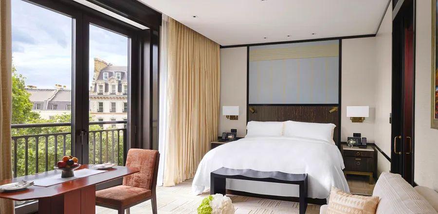Cover Image for Experiencing a Night at the Newly Opened Peninsula Hotel in London