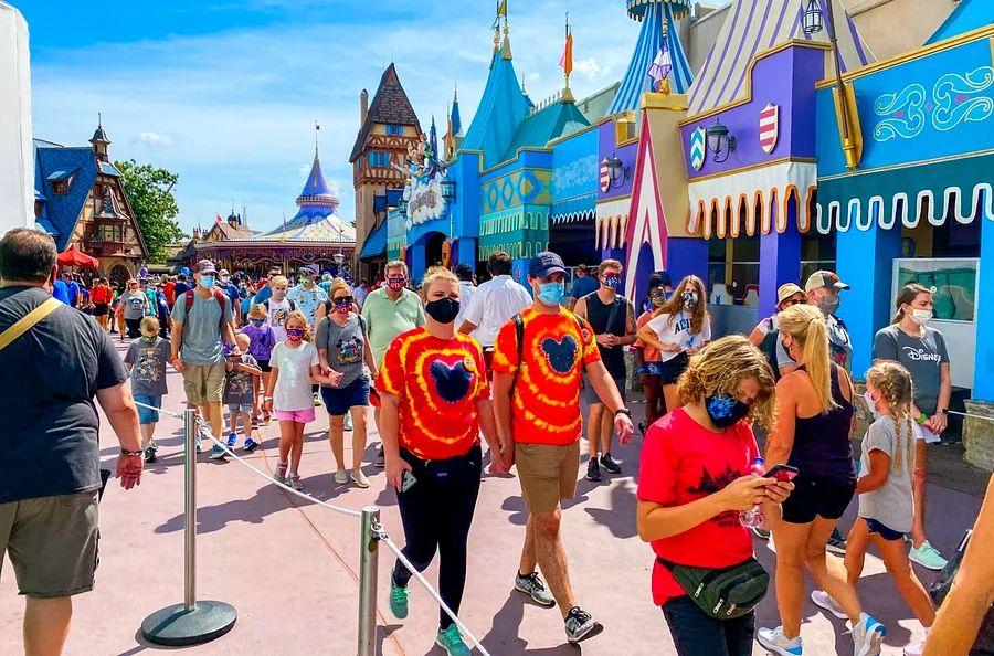 Cover Image for Face Masks Are No Longer Mandatory at Disney World and Disneyland Starting February 17