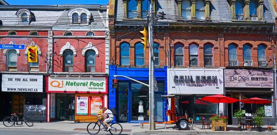 Cover Image for Top Boutiques in Toronto for All Your Shopping Desires