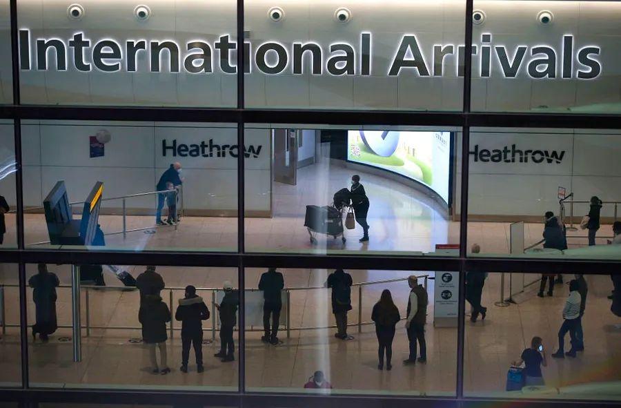 Cover Image for England will permit fully vaccinated travelers from the U.S. and EU to enter without quarantine starting next week