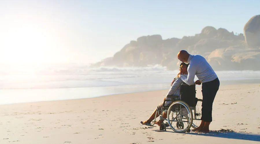 Cover Image for Top Wheelchair-Accessible Beach Destinations in the U.S.