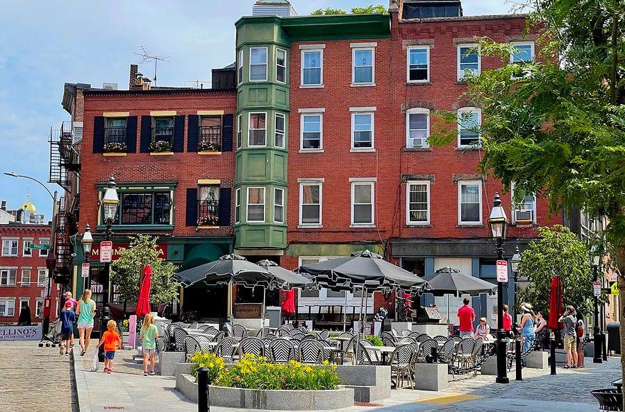 Cover Image for Discover the North End of Boston: Highlights of what to see, do, and savor in this charming Little Italy - Dinogo