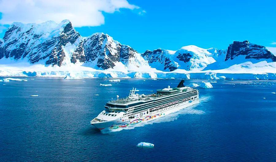 Cover Image for Discover Incredible Cruises to Antarctica and Iceland