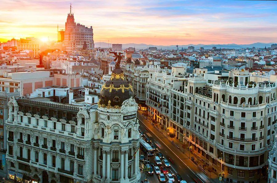 Cover Image for Deal alert: Enjoy 50% off on business-class flights to Europe