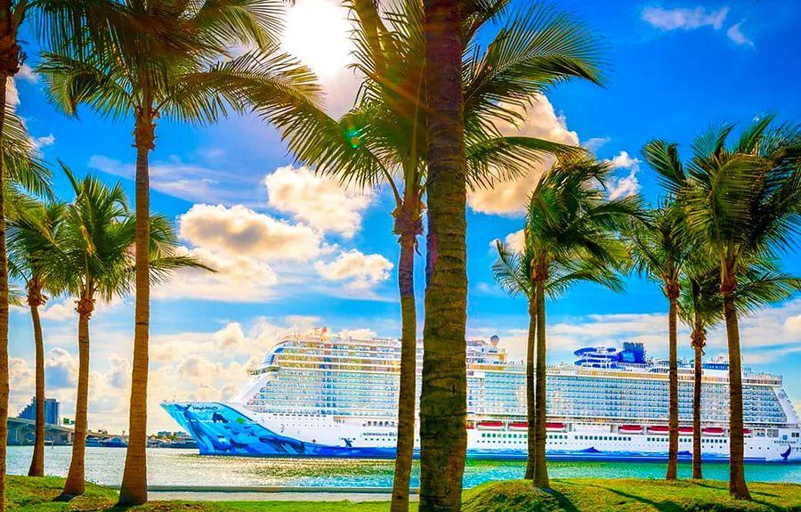 Cover Image for Book Your Memorial Day Cruises Now