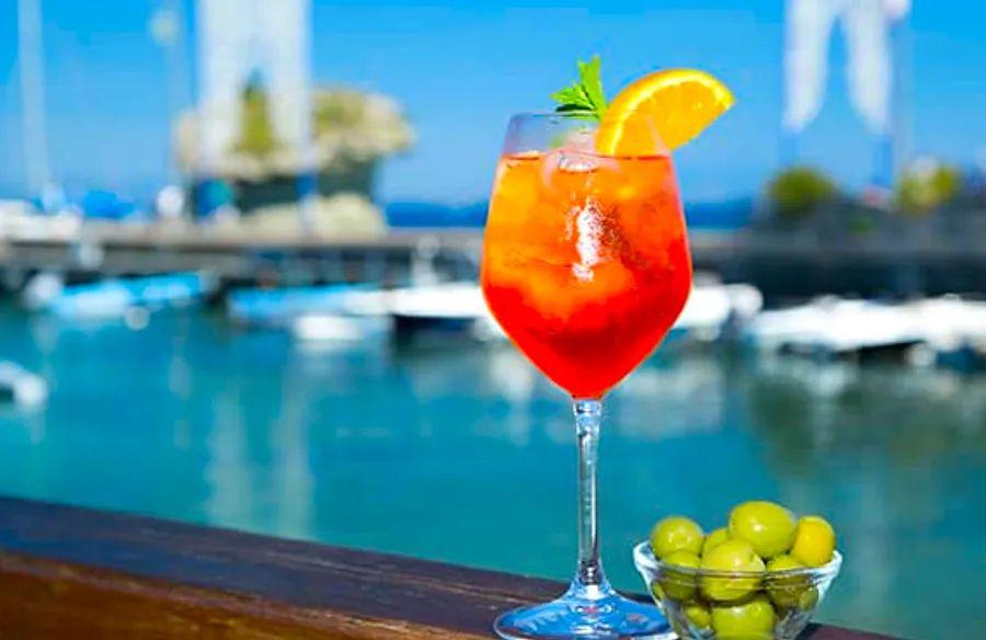 Cover Image for Home-Crafted Cocktail Recipes: Aperol Spritz