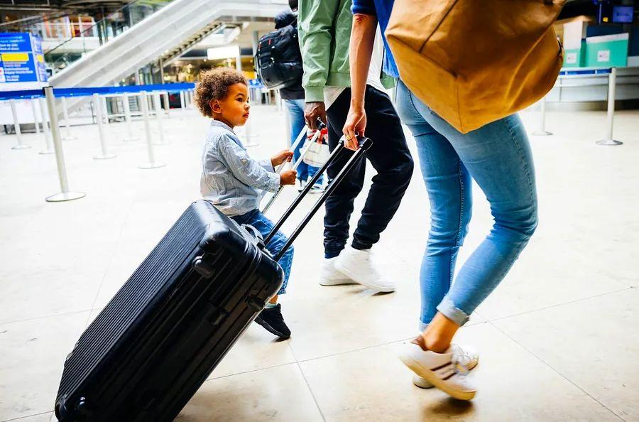 Cover Image for 11 Essential Tips for Traveling with Valuable Luggage and Handbags
