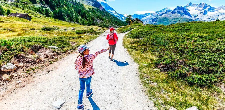 Cover Image for 3 Amazing Hiking Destinations in Switzerland