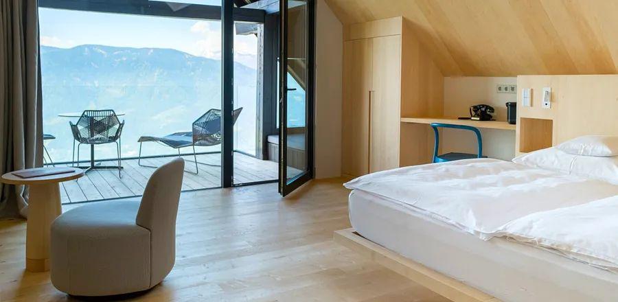 Cover Image for Discover the Top 10 Hotels in the Dolomites