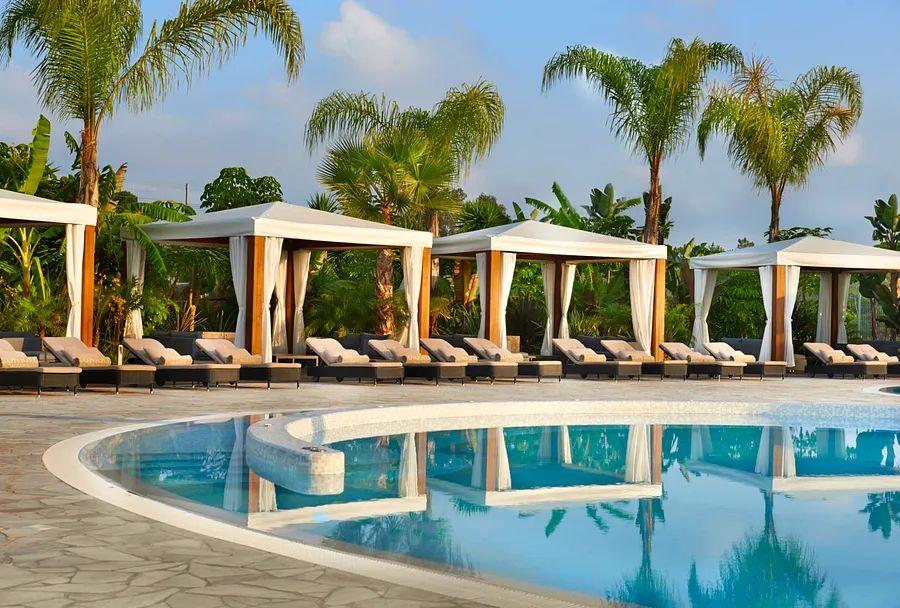Cover Image for Top 11 Hotels for a Beach Getaway in Portugal