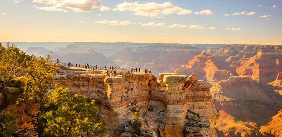 Cover Image for Grand Canyon’s South Rim Hotels Shut Down Due to Waterline Issues