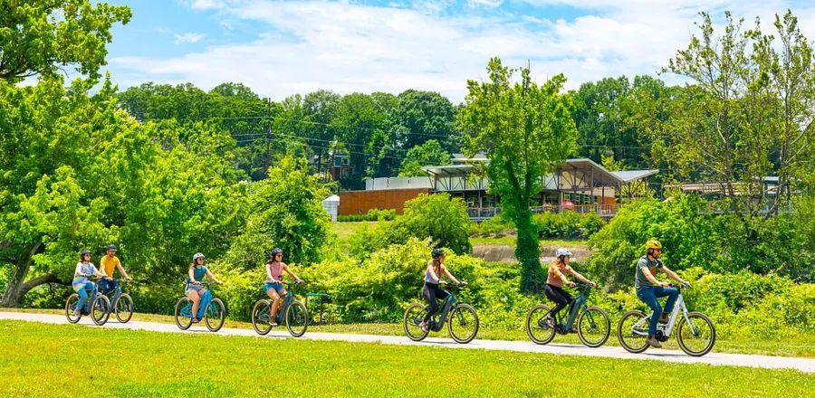 Cover Image for Top 7 Neighborhoods to Explore or Stay in Asheville, N.C.