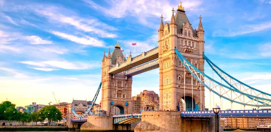 Cover Image for U.K. Introduces Entry Fee for Visitors