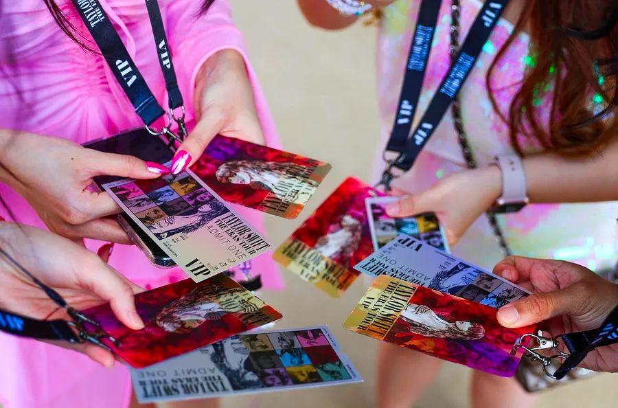 Cover Image for Check your inbox: Certain Venture X cardholders can gain access to select Taylor Swift tickets