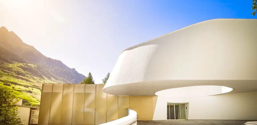 Cover Image for 5 Outstanding Hotels in Switzerland for a Stylish Retreat