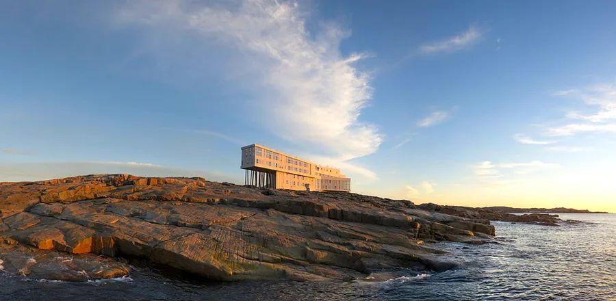 Cover Image for The Top 10 Hotels in Canada