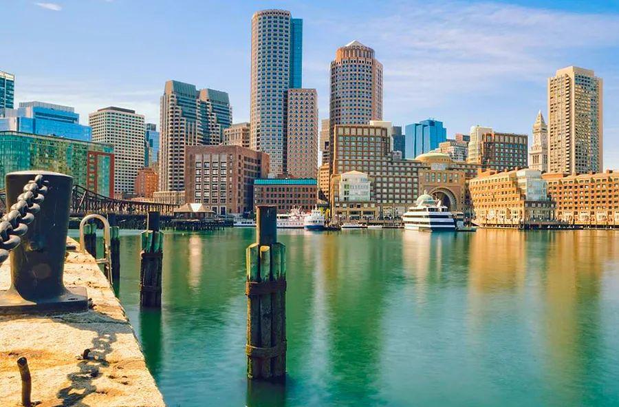 Cover Image for Must-See Attractions in Boston Before or After Your Cruise
