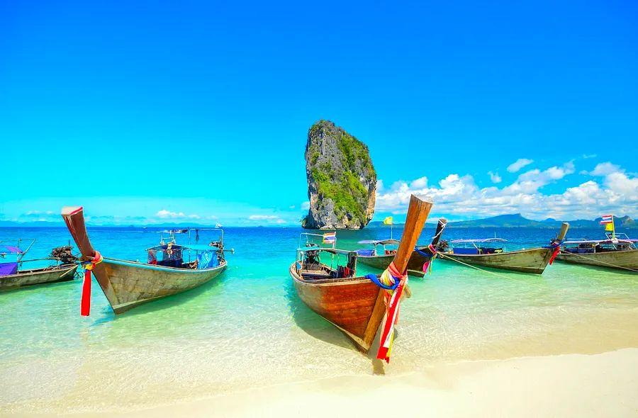 Cover Image for Thailand has opened its doors to fully vaccinated international tourists with the launch of the 'Phuket Sandbox' program.