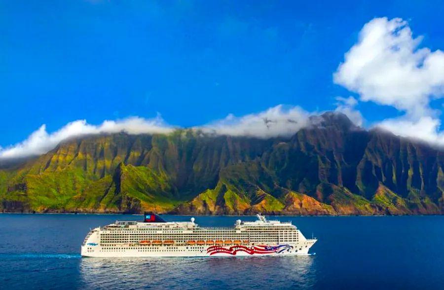 Cover Image for Pride of America Cruise Ship Overview: Best Onboard Activities