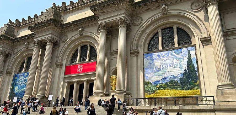 Cover Image for “The Starry Night” Makes Its Way to NYC’s Met for an Unforgettable Van Gogh Exhibit