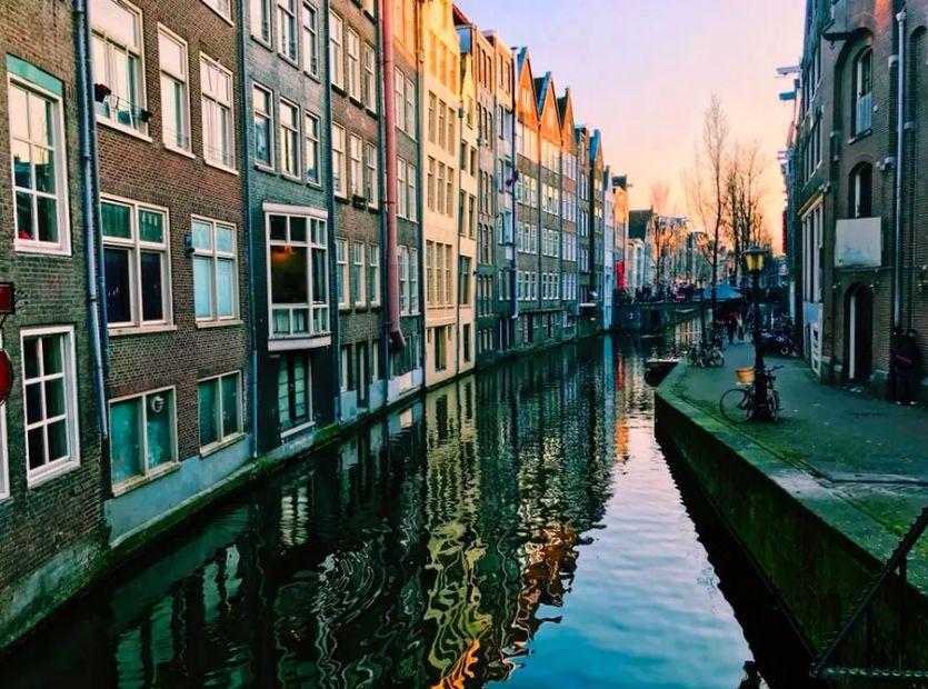 Cover Image for Flash sale: Round-trip flights to Amsterdam from U.S. cities for just $326!