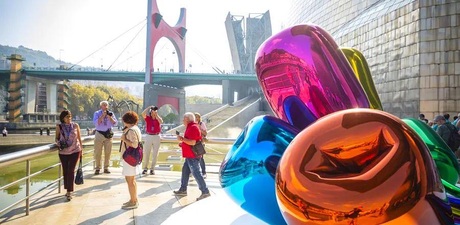 Cover Image for 5 Essential Cities to Visit for Architecture Enthusiasts
