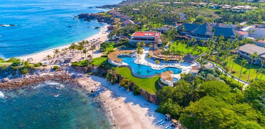 Cover Image for Discover the 15 Best Family-Friendly Hotels and Resorts Around the Globe