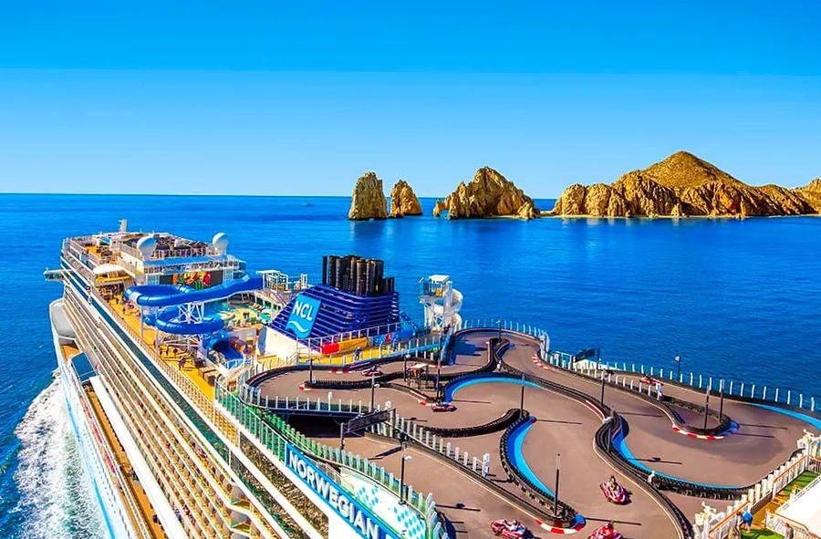 Cover Image for Must-See Activities in Cabo San Lucas, Mexico