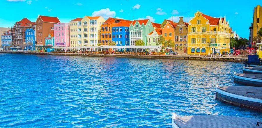 Cover Image for 5 Surprising Ways to Experience Curaçao’s Unique Culture