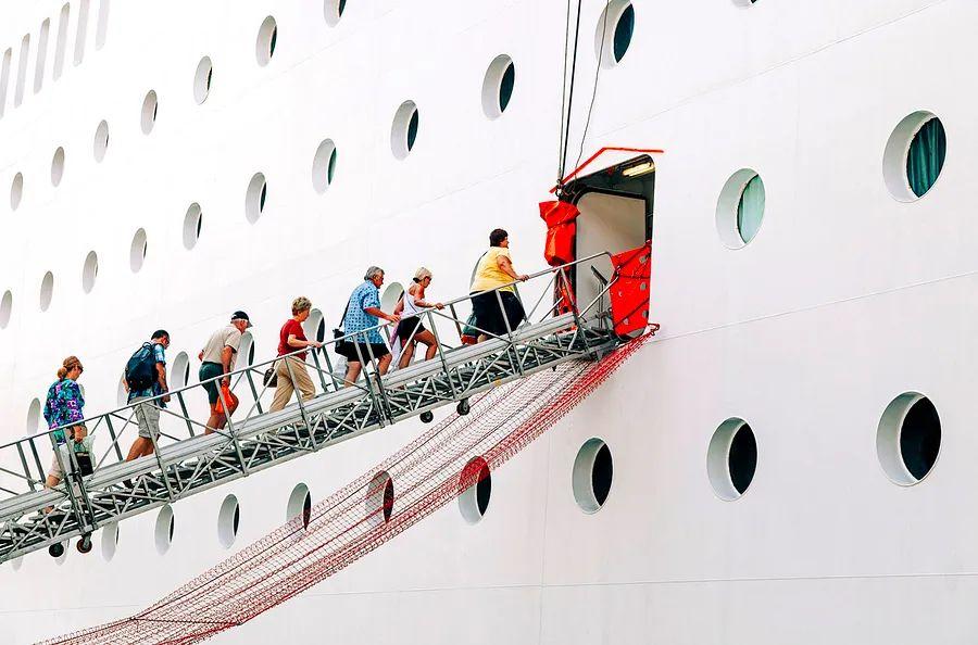 Cover Image for What is a gangway on a cruise ship?