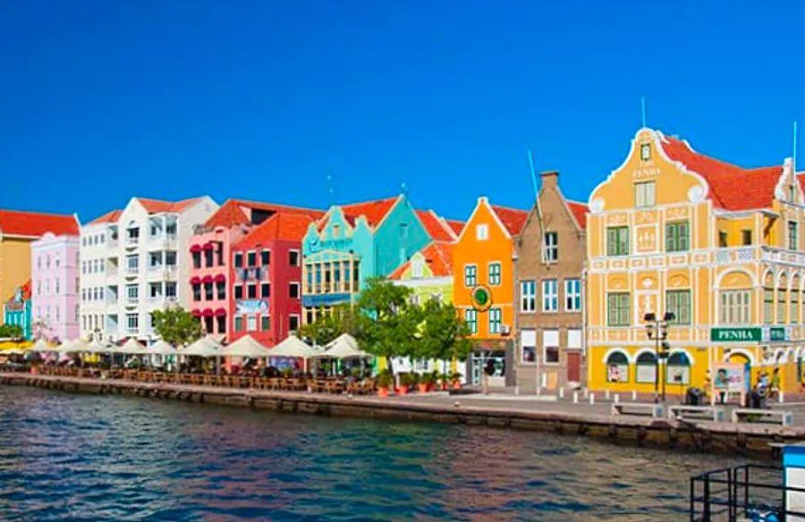 Cover Image for Experience a Celebrity-Style Caribbean Holiday on a Budget