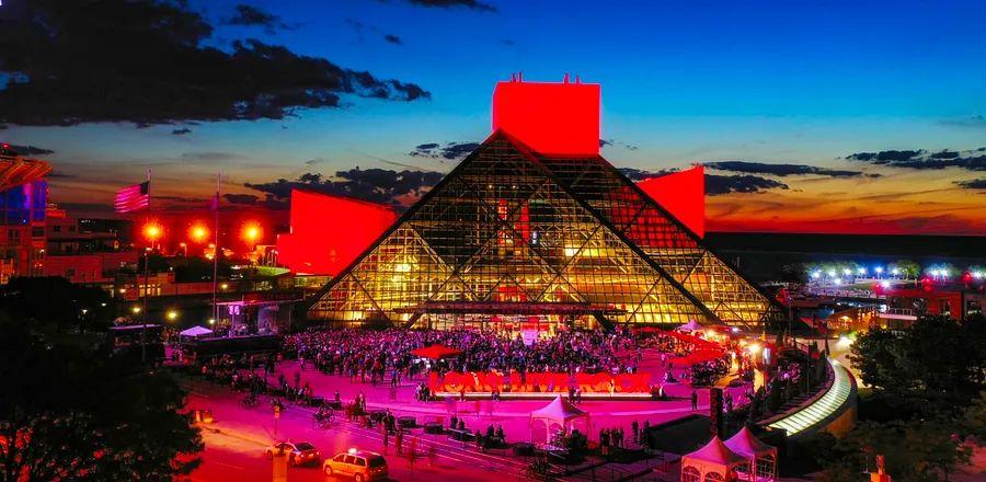 Cover Image for 8 Fantastic Museums in North America for Music Lovers
