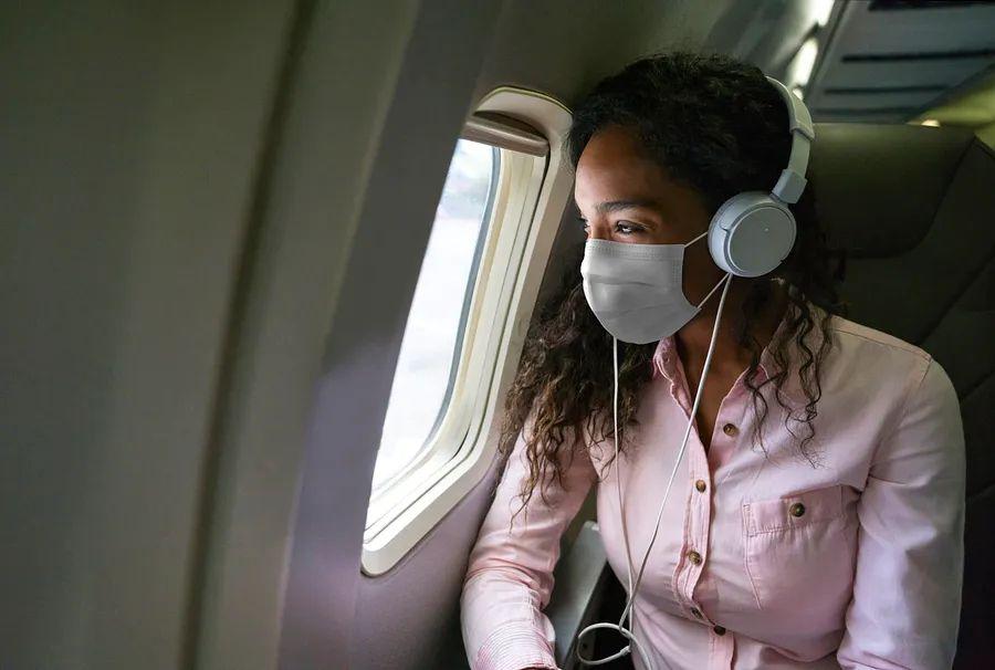 Cover Image for Is traveling safe as the delta variant spreads? Here's what the experts advise