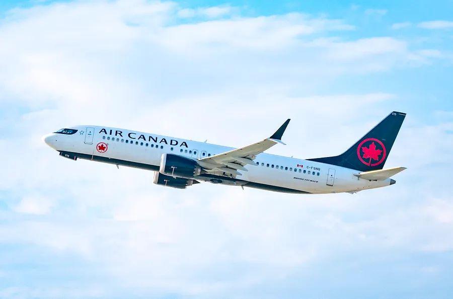 Cover Image for Air Canada is offering a 25% discount on worldwide bookings until May, along with 2,500 bonus points