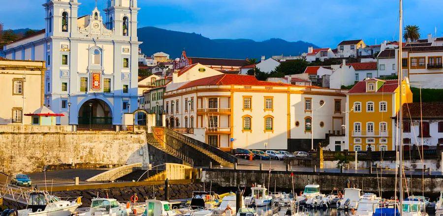 Cover Image for United Introduces 9 New European Routes Just in Time for Summer