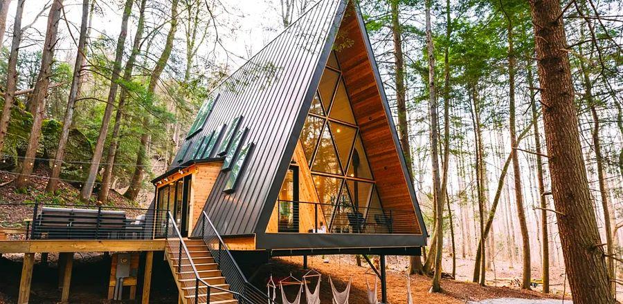 Cover Image for 23 Charming Airbnb Cabins Perfect for Escaping Reality