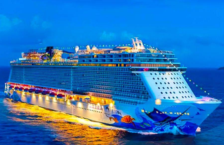 Cover Image for Reasons to Consider a Holiday Cruise
