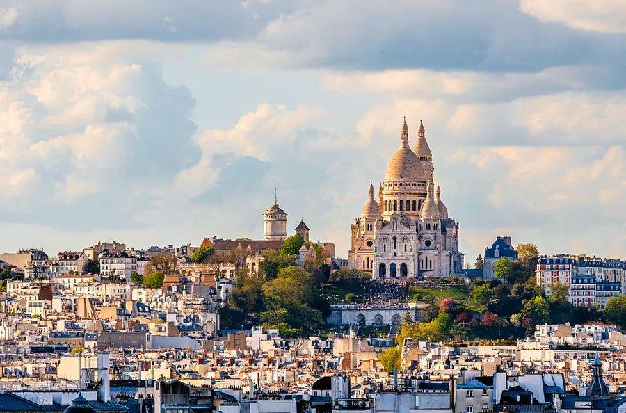 Cover Image for Consider using your tax refund for a surprise getaway this spring