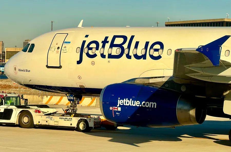 Cover Image for How to adjust your JetBlue fare when prices drop