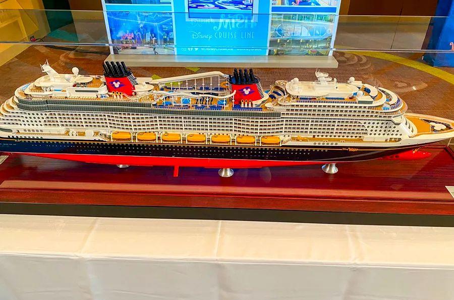 Cover Image for Bibbidi bobbidi boo-hoo: Disney Cruise Line's new Disney Wish delayed until July