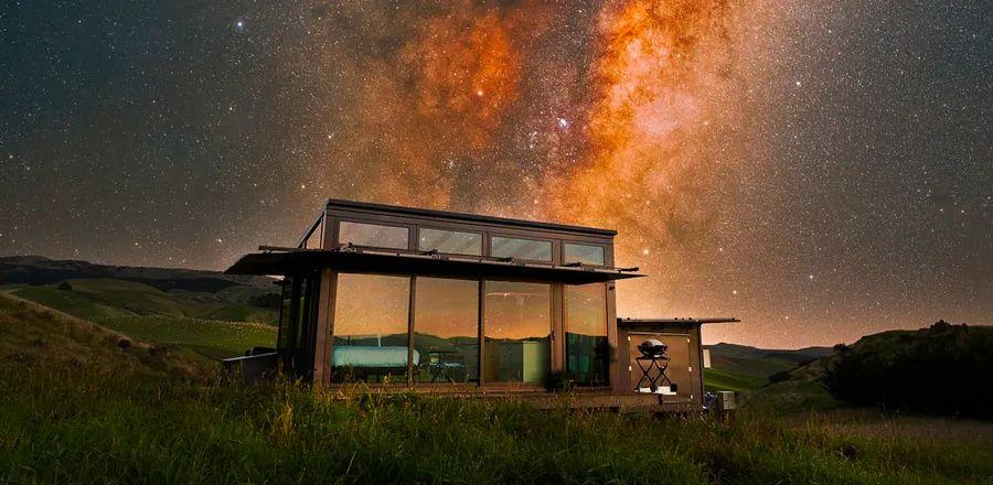 Cover Image for Discover the 11 Finest Airbnbs for Stargazing Featuring Glass Ceilings, Telescopes, and More