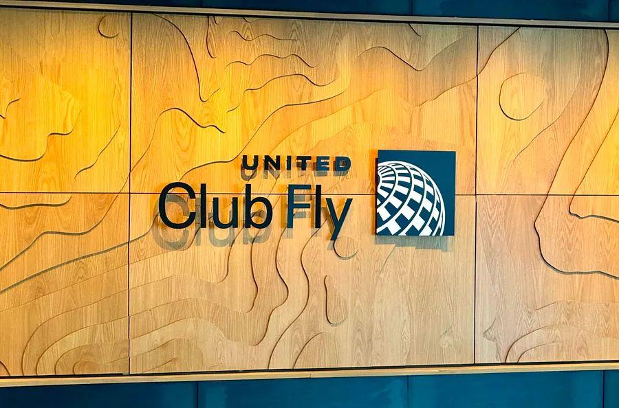 Cover Image for United to launch its second grab-and-go Club Fly and the largest lounge ever in Houston