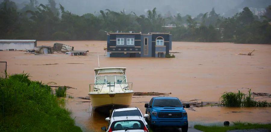 Cover Image for After Hitting Puerto Rico, Hurricane Fiona Strikes the Dominican Republic