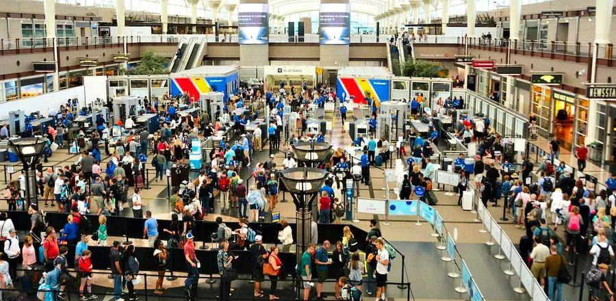 Cover Image for What Caused the Decline in Air Travel?